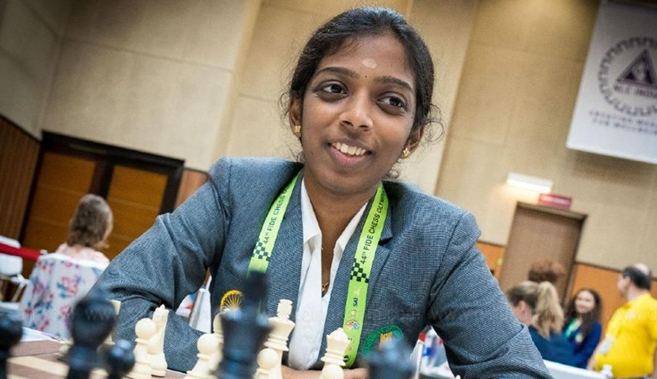உலக பிளிட்ஸ் செஸ் போட்டியில் சென்னை வீராங்கனை வைஷாலி வெண்கலப் பதக்கம் வென்றார்